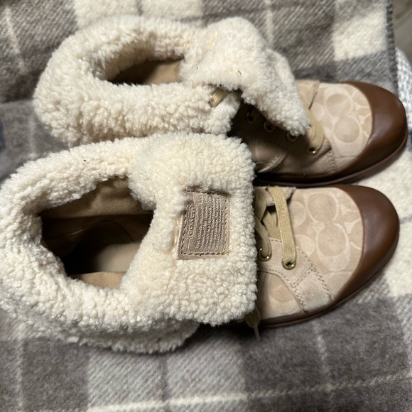 Coach Shearling High Top boots 
-Gently worn. Inner sole shows wear. - Picture 2 of 5